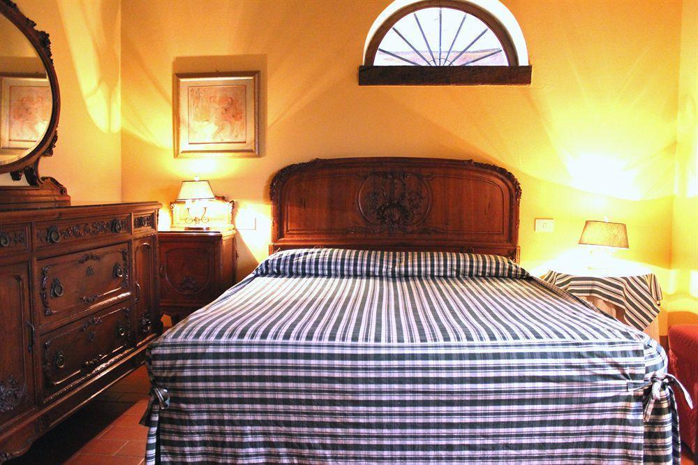 Borgo Corsignano Guest House Попи Екстериор снимка