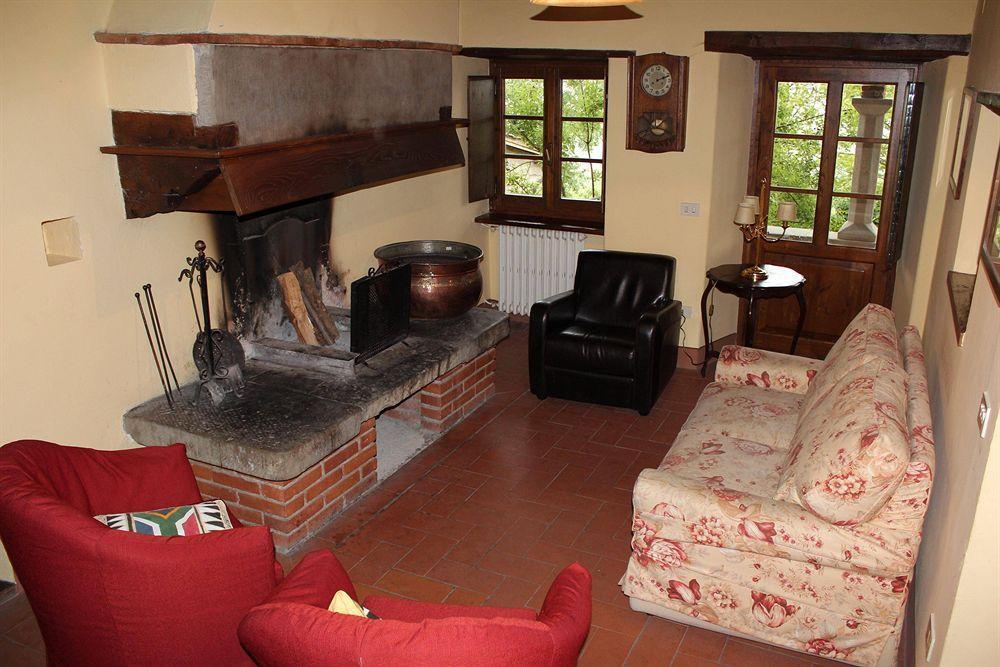 Borgo Corsignano Guest House Попи Екстериор снимка