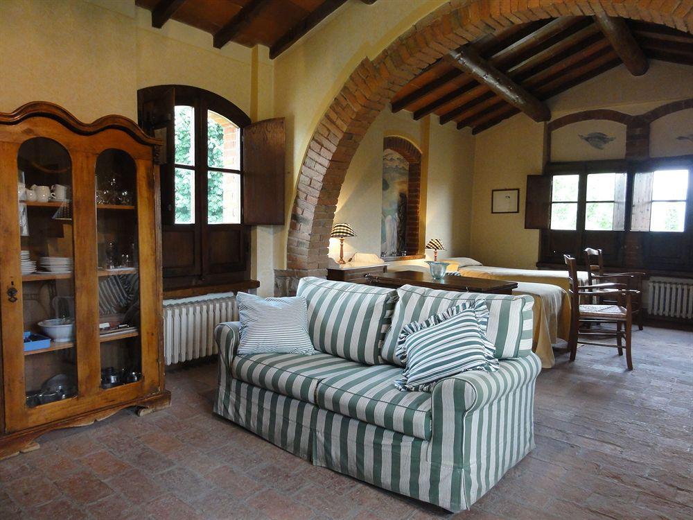 Borgo Corsignano Guest House Попи Екстериор снимка