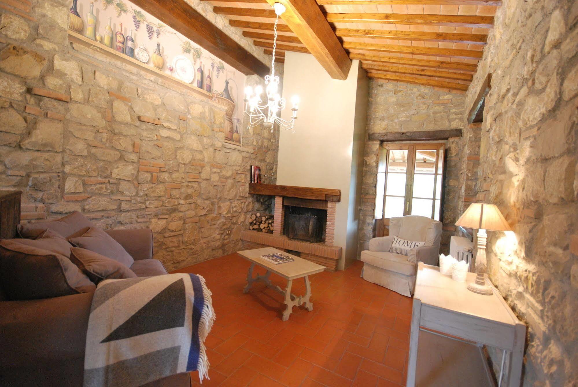 Borgo Corsignano Guest House Попи Екстериор снимка
