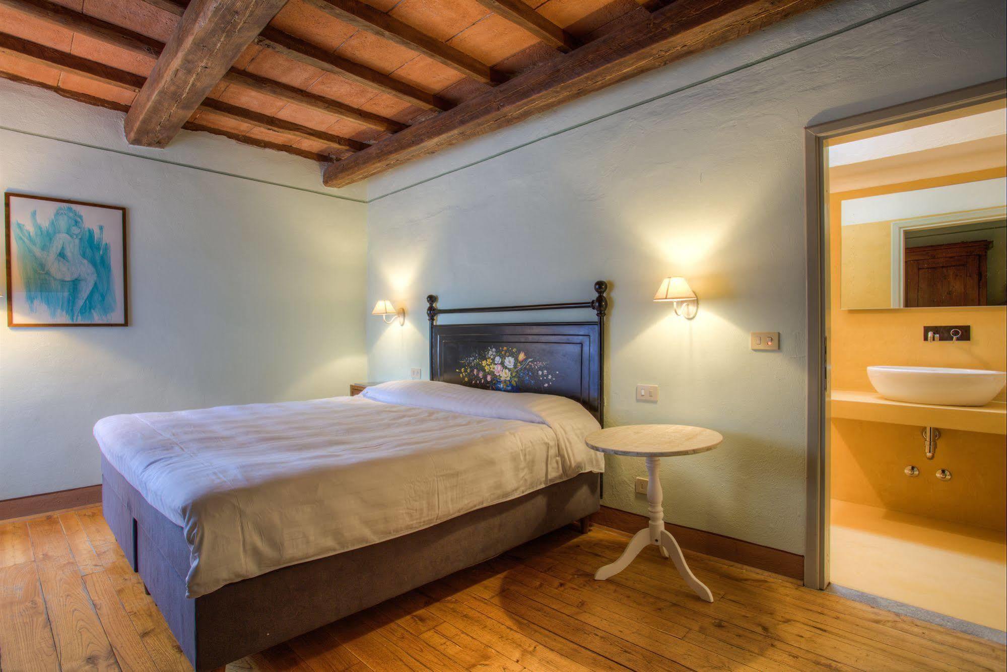 Borgo Corsignano Guest House Попи Екстериор снимка