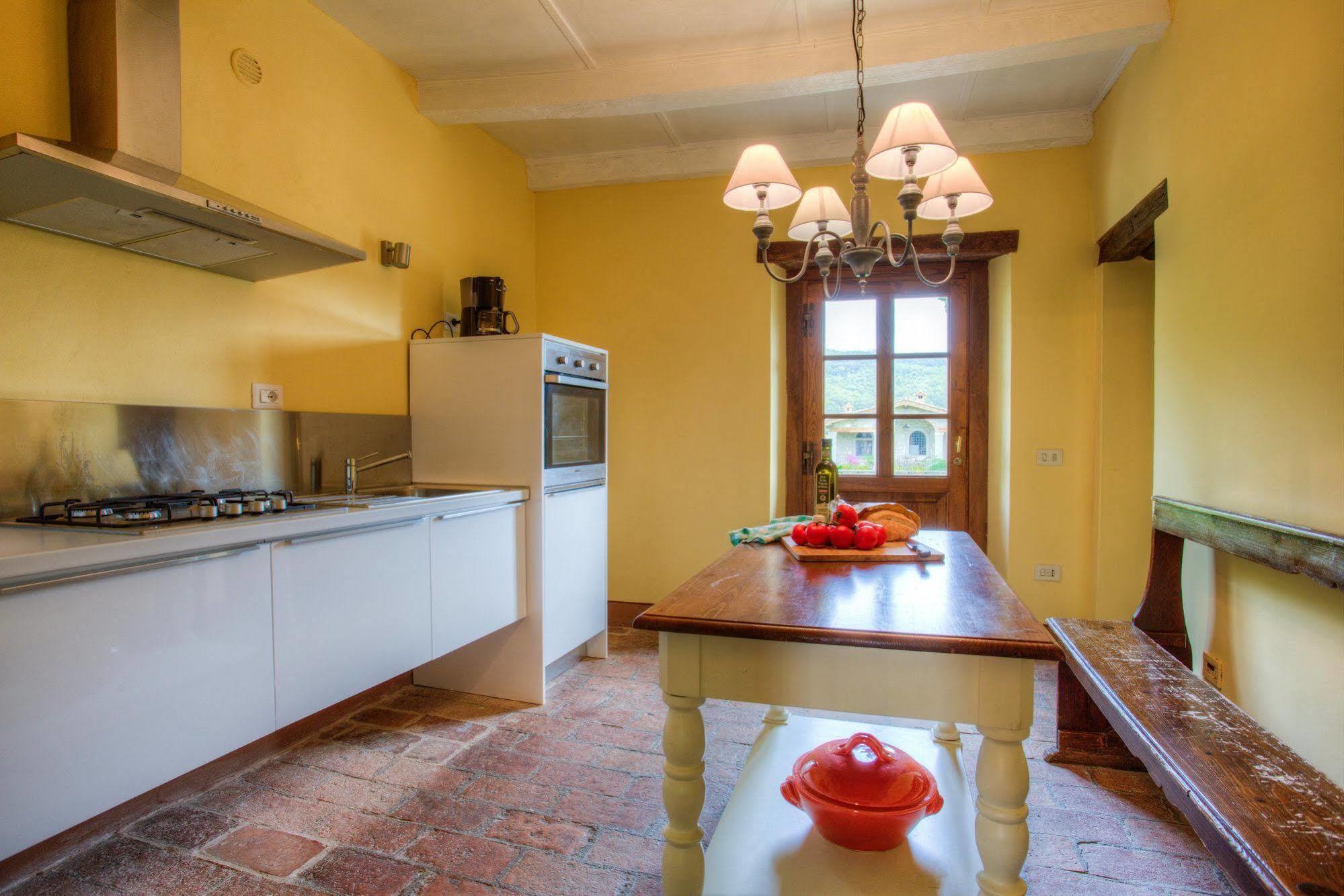 Borgo Corsignano Guest House Попи Екстериор снимка