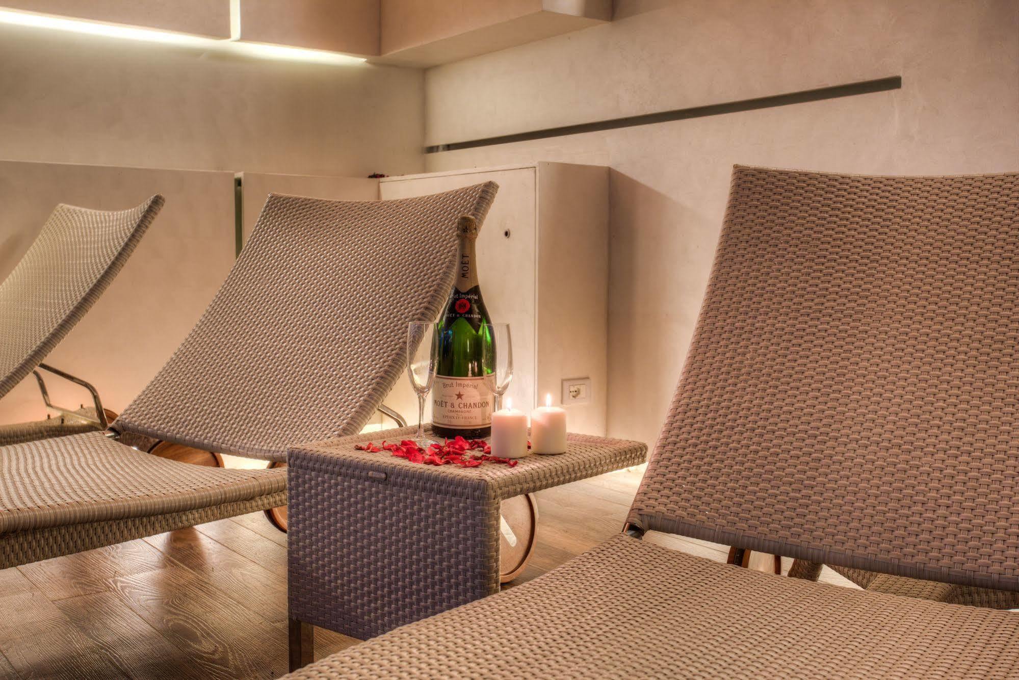 Borgo Corsignano Guest House Попи Екстериор снимка